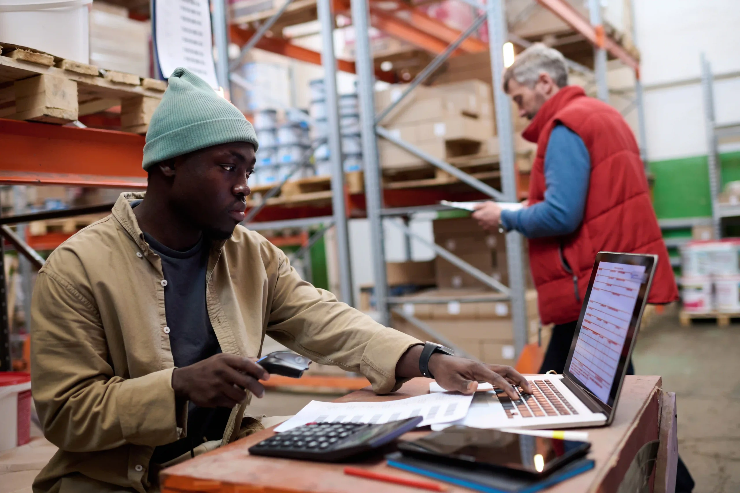 Warehouse distributor using supply chain finance innovation tools to optimize inventory management and logistics.